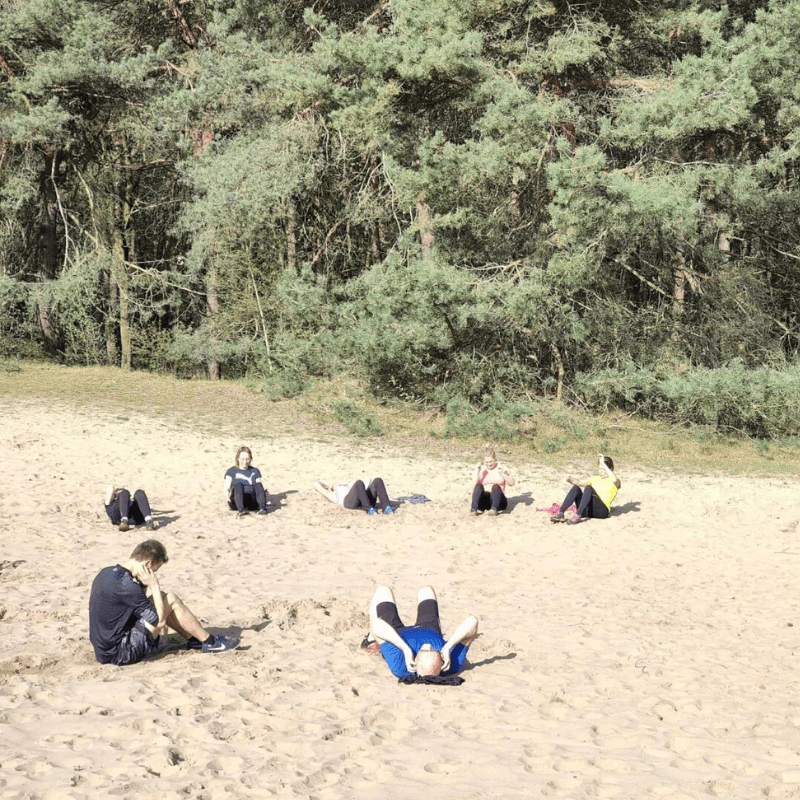 niet bij de geffense plas, maar in herpenduin met verschillende mogelijkheden voor uithoudingsvermogen met push ups